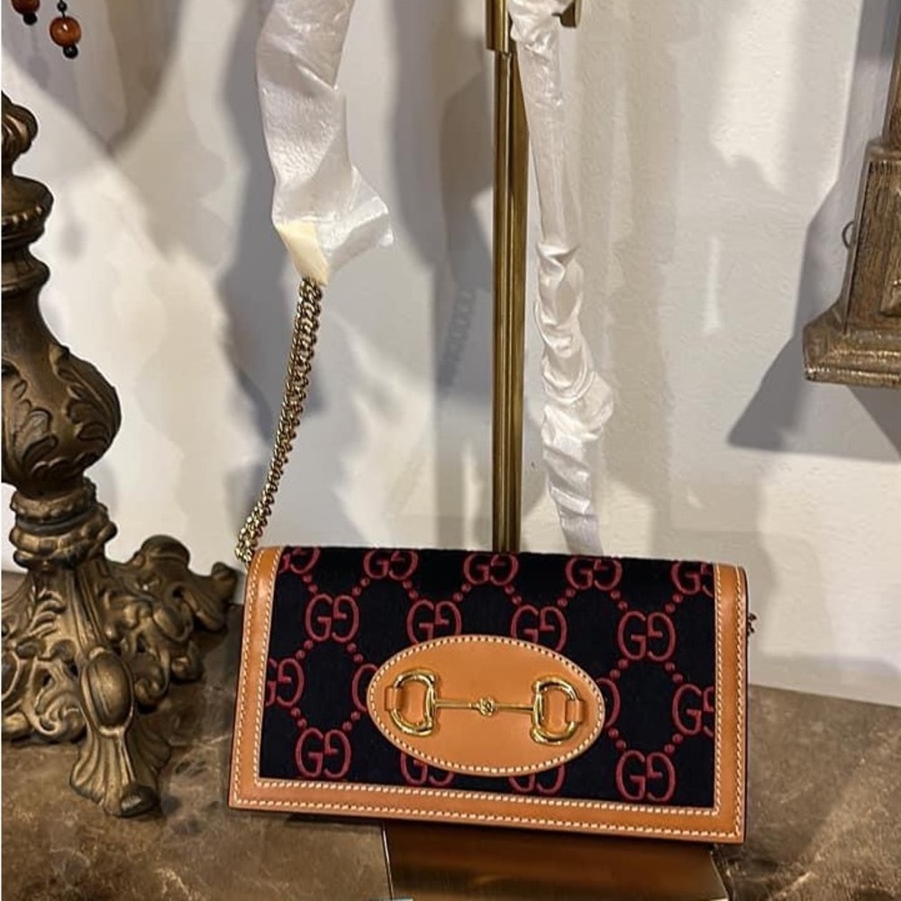 Gucci WOC - Picture 1 of 4